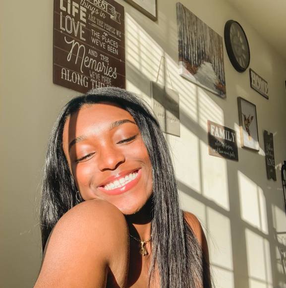 Meet your Posher, Trinity - Picture 1 of 1